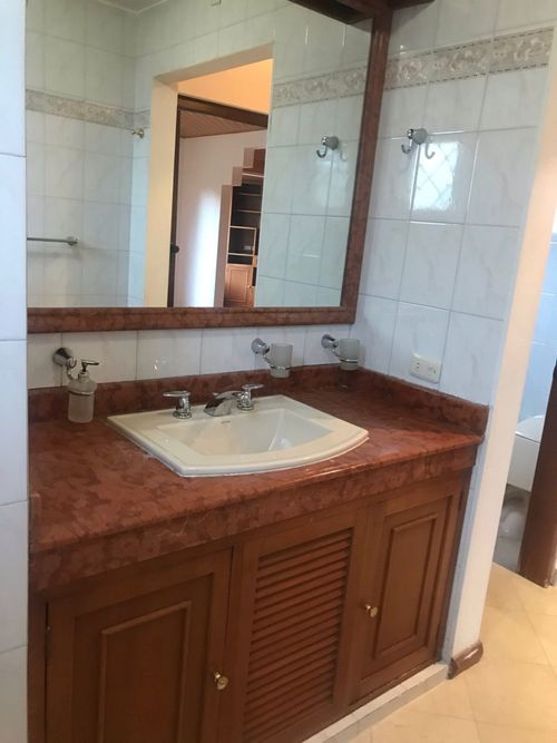 Casa de 5 alcobas en venta en San Jose De Bavaria, Bogotá, 265 m² · foto 12 de 24