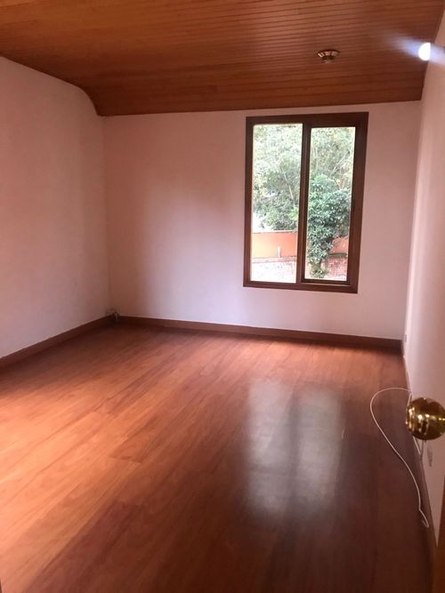 Casa de 5 alcobas en venta en San Jose De Bavaria, Bogotá, 265 m² · foto 14 de 24