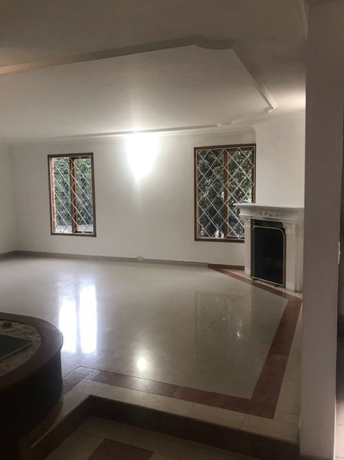 Casa de 5 alcobas en venta en San Jose De Bavaria, Bogotá, 265 m² · foto 17 de 24