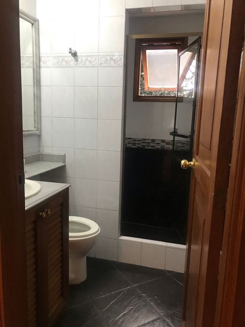 Casa de 5 alcobas en venta en San Jose De Bavaria, Bogotá, 265 m² · foto 21 de 24