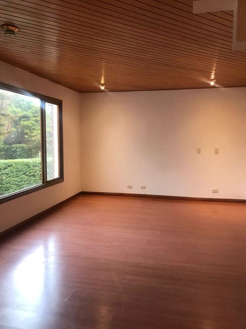 Casa de 5 alcobas en venta en San Jose De Bavaria, Bogotá, 265 m² · foto 24 de 24