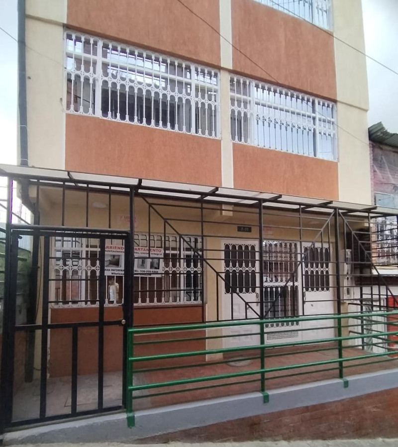 Casa en venta en Usminia, Bogotá · foto 3 de 23