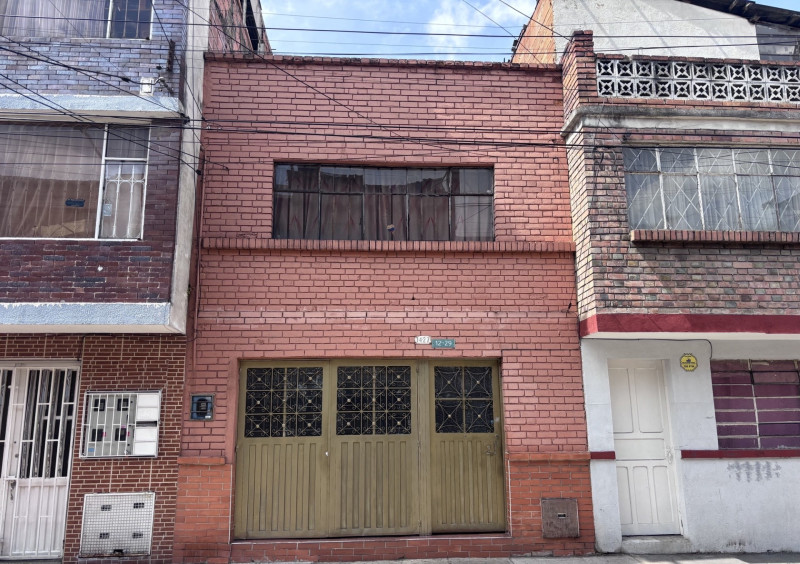 Casa en venta en San Jose Sur, Bogotá · foto 2 de 16