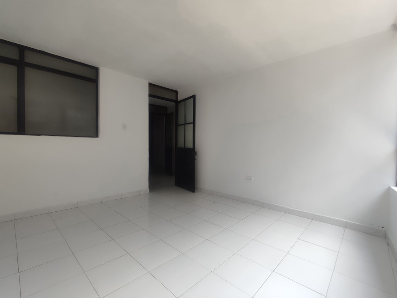 Casa en venta en Villa Hermosa, Bogotá · foto 2 de 16