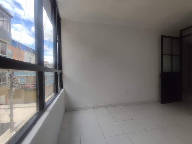 Casa en venta en Villa Hermosa, Bogotá · foto 5 de 16