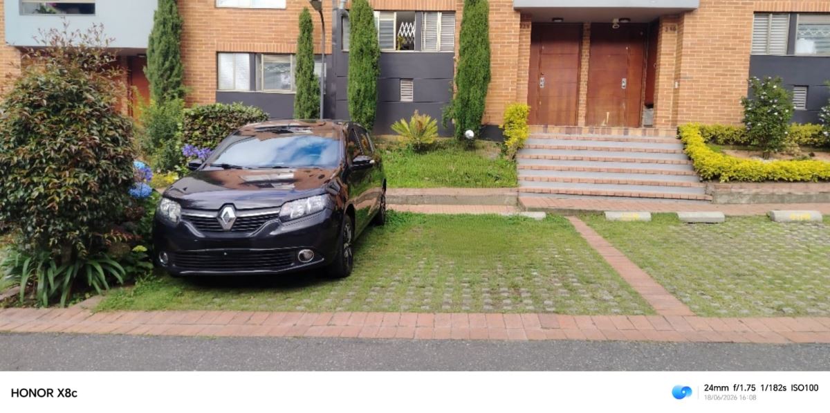 Casa en venta en Casa Blanca Suba, Bogotá · foto 3 de 24