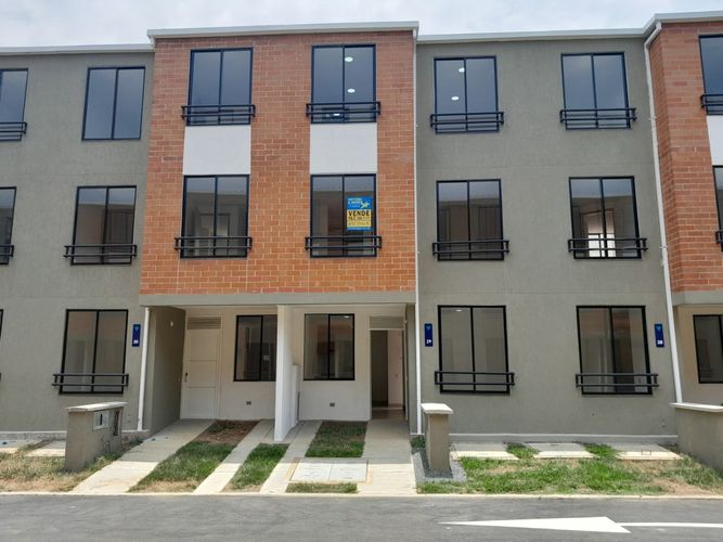 Casa de 3 alcobas en venta en Riveras Del Rosario, Jamundí, 80 m² · foto 2 de 24