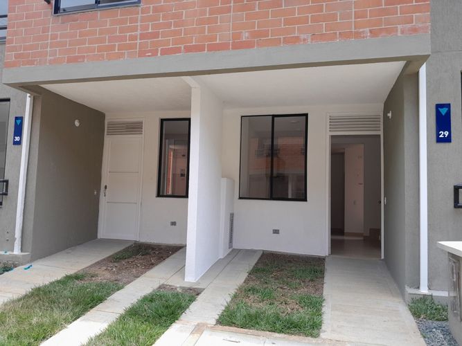 Casa de 3 alcobas en venta en Riveras Del Rosario, Jamundí, 80 m² · foto 3 de 24