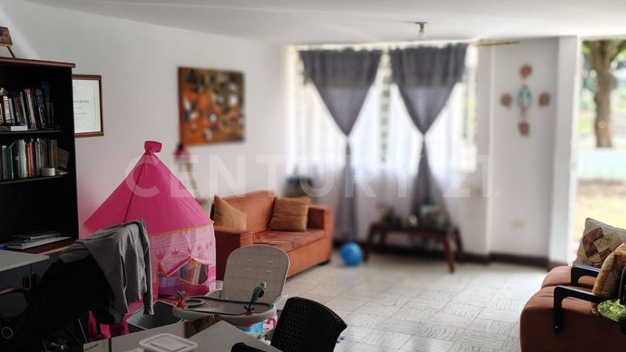 Casa de 6 alcobas en venta en Santa Isabel, Cali, 212 m² · foto 7 de 10