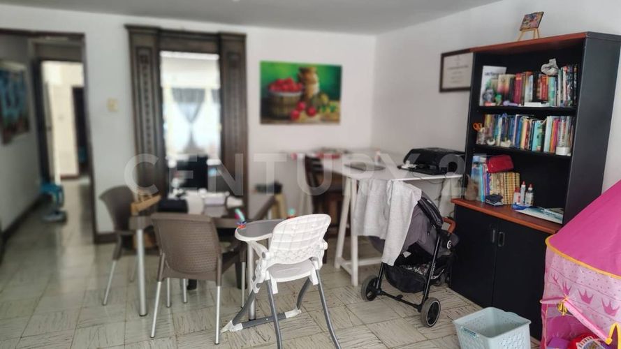 Casa de 6 alcobas en venta en Santa Isabel, Cali, 212 m² · foto 9 de 10
