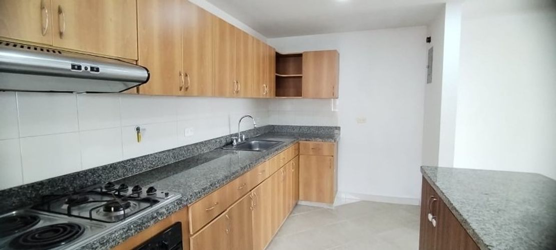 Apartamento de 2 alcobas en arriendo en La Visitación, Medellín, 88 m² · foto 2 de 17
