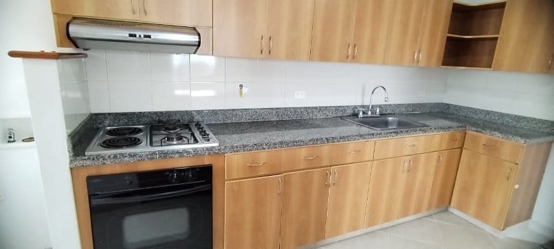 Apartamento de 2 alcobas en arriendo en La Visitación, Medellín, 88 m² · foto 3 de 17