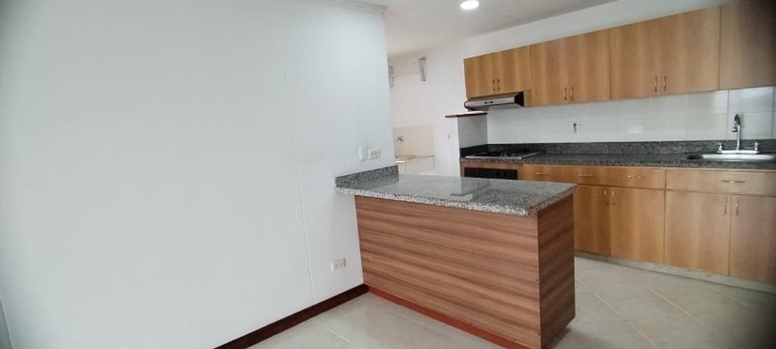 Apartamento de 2 alcobas en arriendo en La Visitación, Medellín, 88 m² · foto 4 de 17