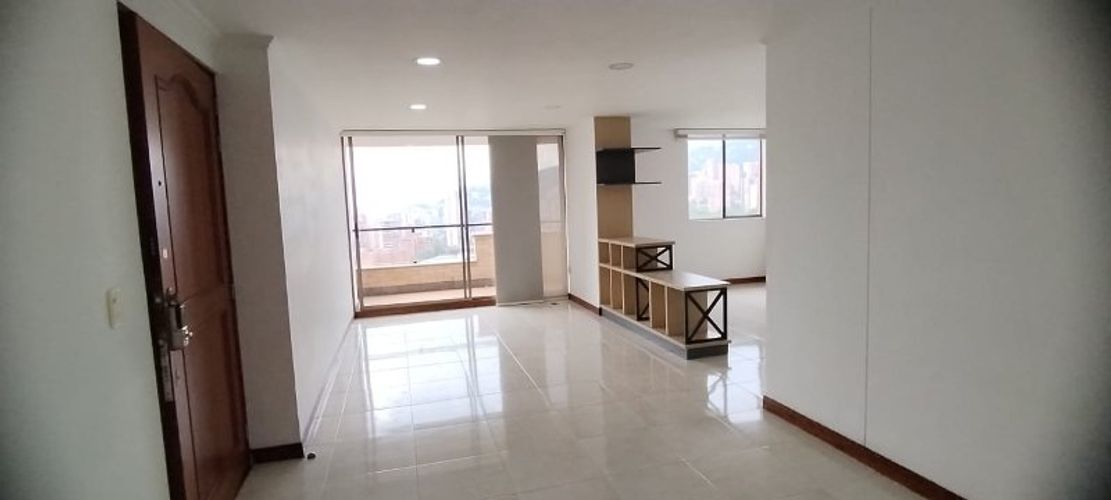 Apartamento de 2 alcobas en arriendo en La Visitación, Medellín, 88 m² · foto 5 de 17