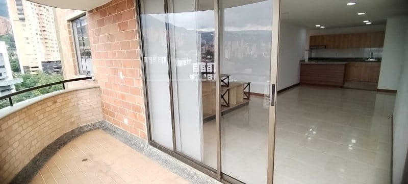 Apartamento de 2 alcobas en arriendo en La Visitación, Medellín, 88 m² · foto 8 de 17