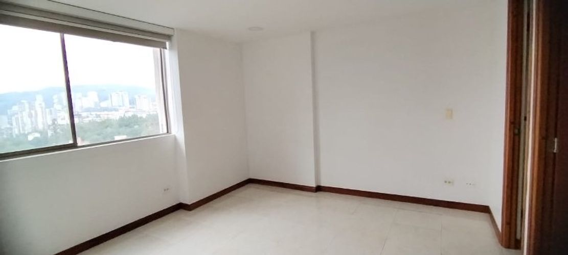 Apartamento de 2 alcobas en arriendo en La Visitación, Medellín, 88 m² · foto 10 de 17