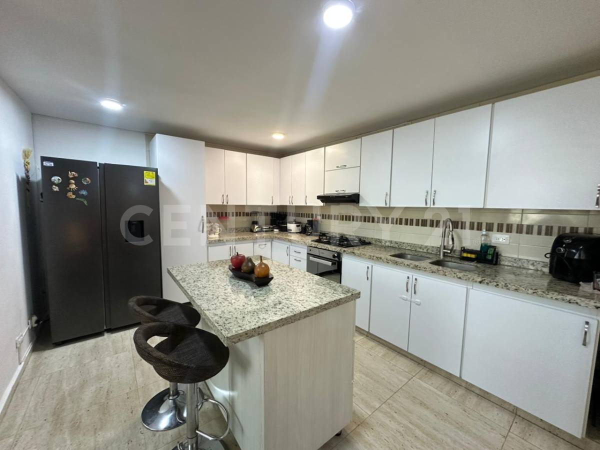 Apartamento en venta en Santa Monica, Cali · foto 2 de 19