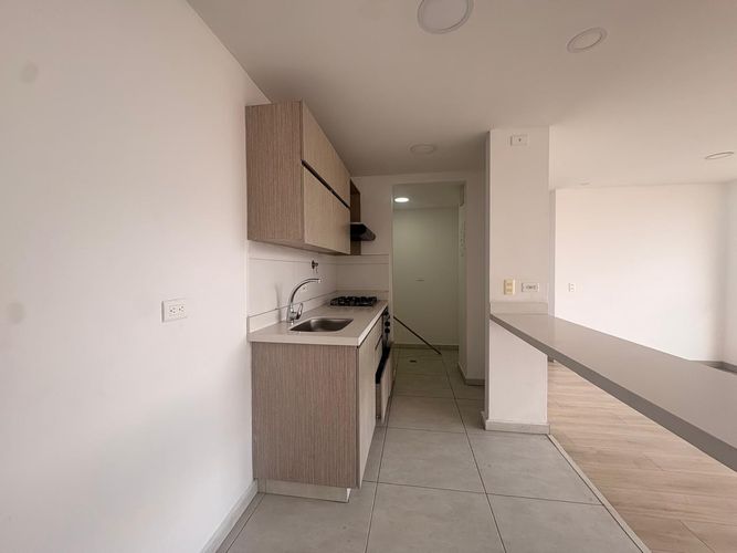 Apartamento de 3 alcobas en venta en Tres Esquinas, Sabaneta, 66 m² · foto 3 de 15