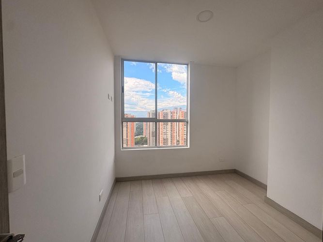 Apartamento de 3 alcobas en venta en Tres Esquinas, Sabaneta, 66 m² · foto 8 de 15