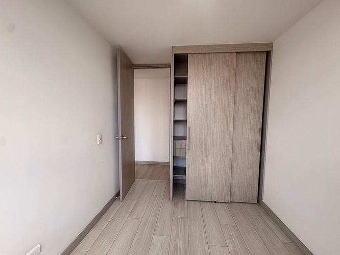Apartamento de 3 alcobas en venta en Tres Esquinas, Sabaneta, 66 m² · foto 7 de 15