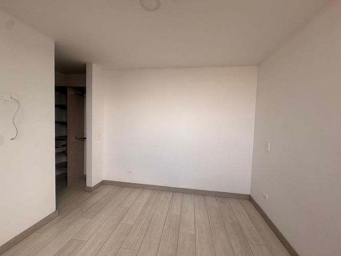 Apartamento de 3 alcobas en venta en Tres Esquinas, Sabaneta, 66 m² · foto 9 de 15