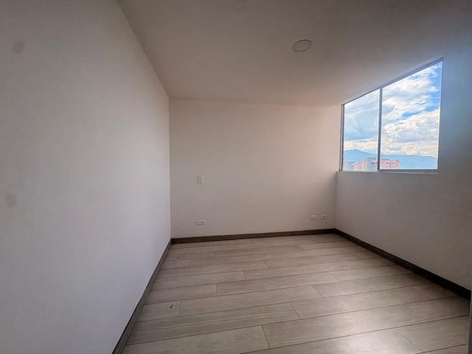 Apartamento de 3 alcobas en venta en Tres Esquinas, Sabaneta, 66 m² · foto 10 de 15