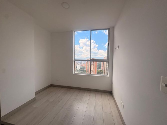 Apartamento de 3 alcobas en venta en Tres Esquinas, Sabaneta, 66 m² · foto 12 de 15