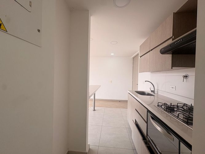 Apartamento de 3 alcobas en venta en Tres Esquinas, Sabaneta, 66 m² · foto 4 de 15
