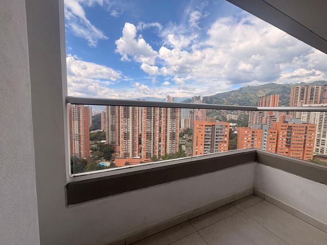 Apartamento de 3 alcobas en venta en Tres Esquinas, Sabaneta, 66 m² · foto 15 de 15