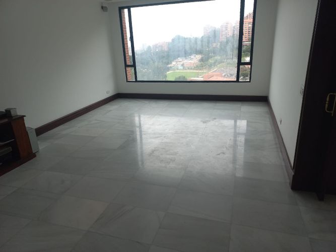 Apartamento de 4 alcobas en venta en Santa Barbara, Bogotá, 495 m² · foto 2 de 24