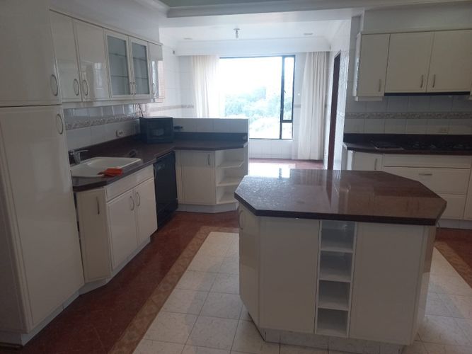 Apartamento de 4 alcobas en venta en Santa Barbara, Bogotá, 495 m² · foto 13 de 24