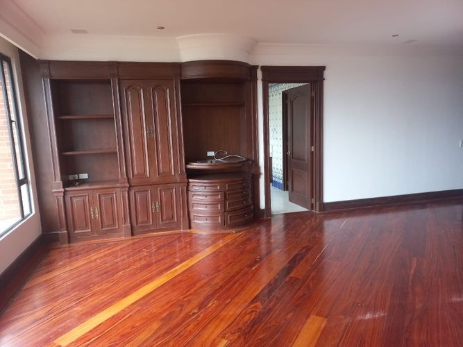 Apartamento de 4 alcobas en venta en Santa Barbara, Bogotá, 495 m² · foto 18 de 24