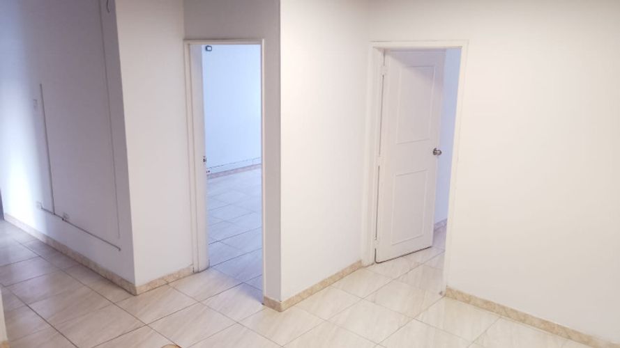 Casa de 6 alcobas en venta en Pontevedra, Bogotá, 301 m² · foto 2 de 14