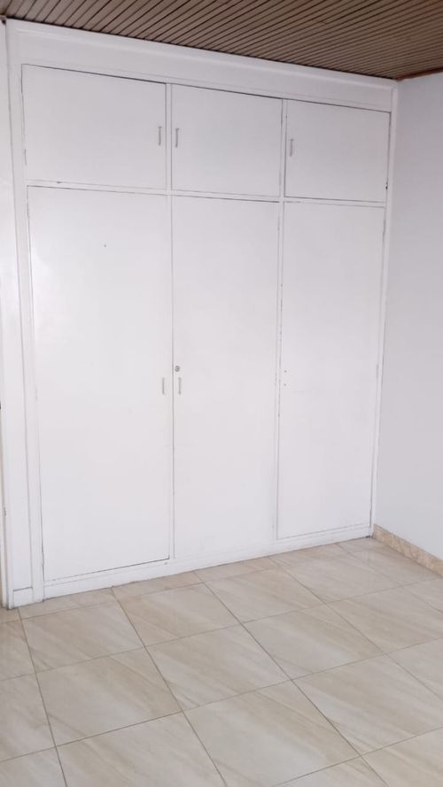 Casa de 6 alcobas en venta en Pontevedra, Bogotá, 301 m² · foto 4 de 14