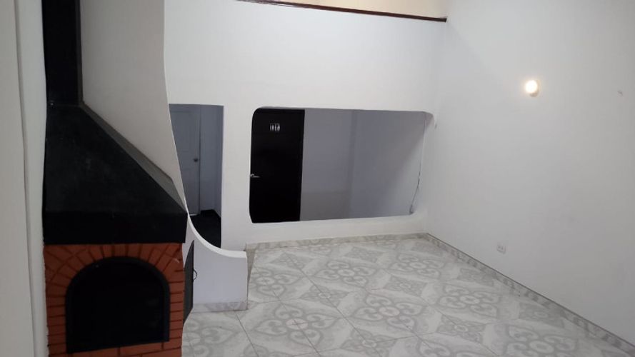 Casa de 6 alcobas en venta en Pontevedra, Bogotá, 301 m² · foto 9 de 14