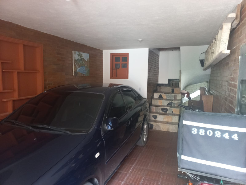 Casa en venta en Granada Norte, Bogotá · foto 2 de 24