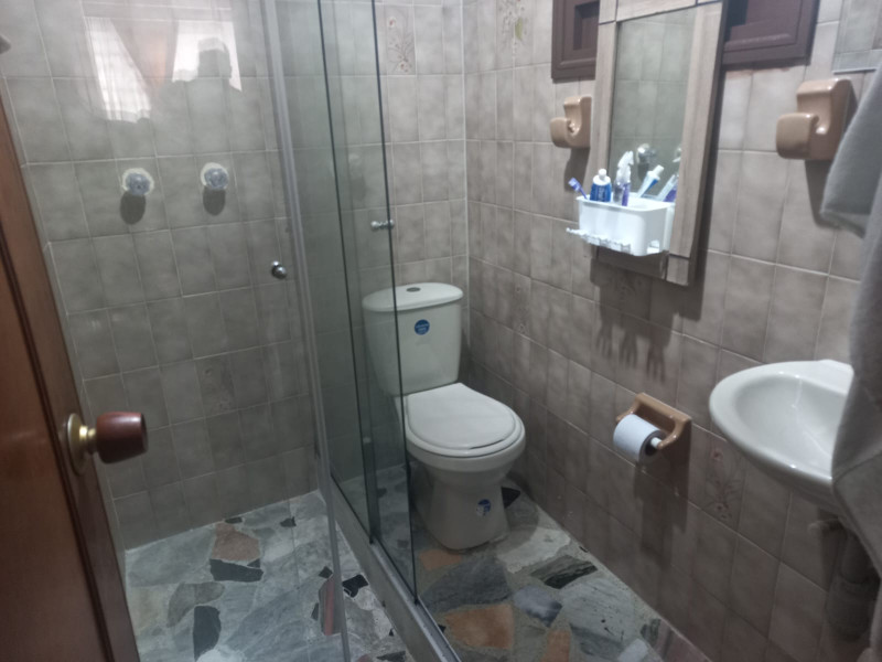 Casa en venta en Granada Norte, Bogotá · foto 8 de 24