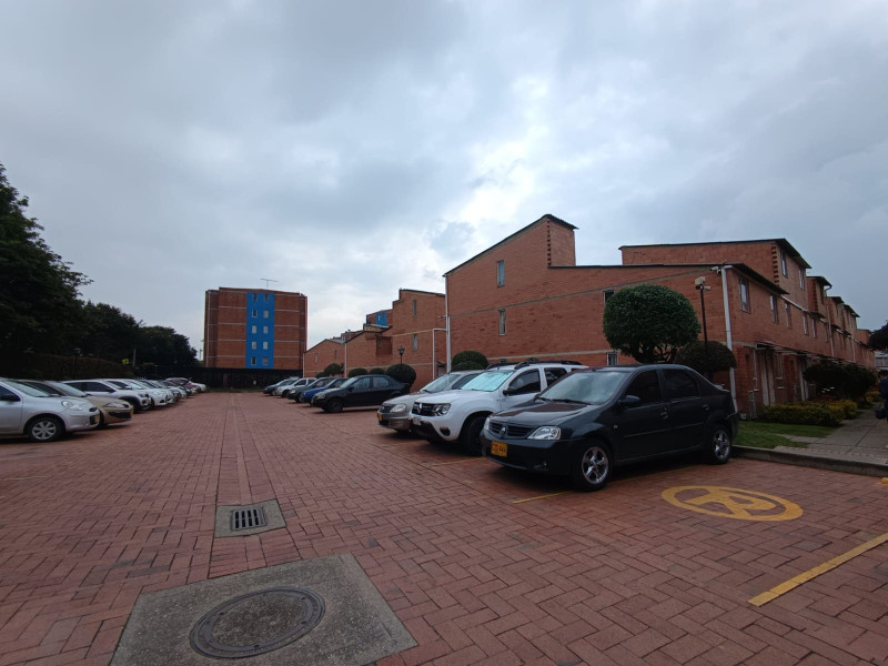 Casa en venta en Los Almendros, Bogotá · foto 3 de 20