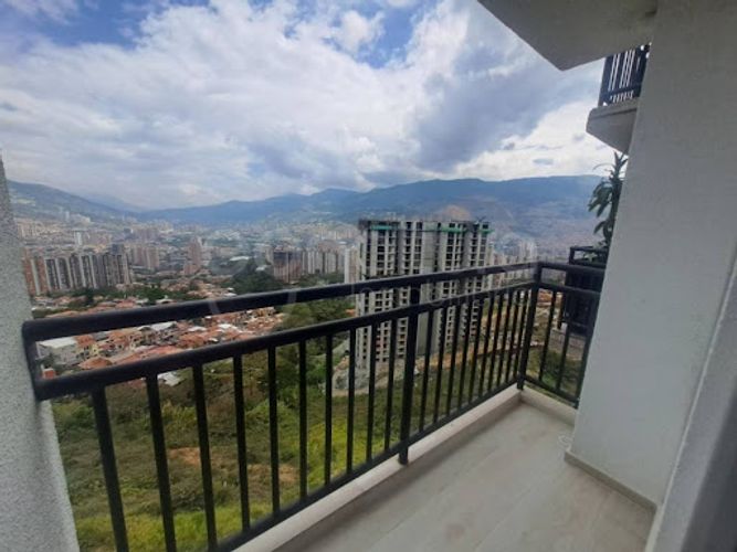 Apartamento de 2 alcobas en venta en Bucaros, Bello, 54 m² · foto 13 de 15
