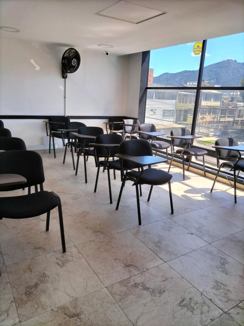 Casa en venta en Barrios Unidos, Bogotá · foto 3 de 24
