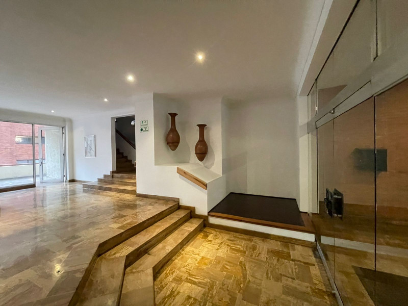 Apartamento en venta en Los Rosales, Bogotá · foto 2 de 24