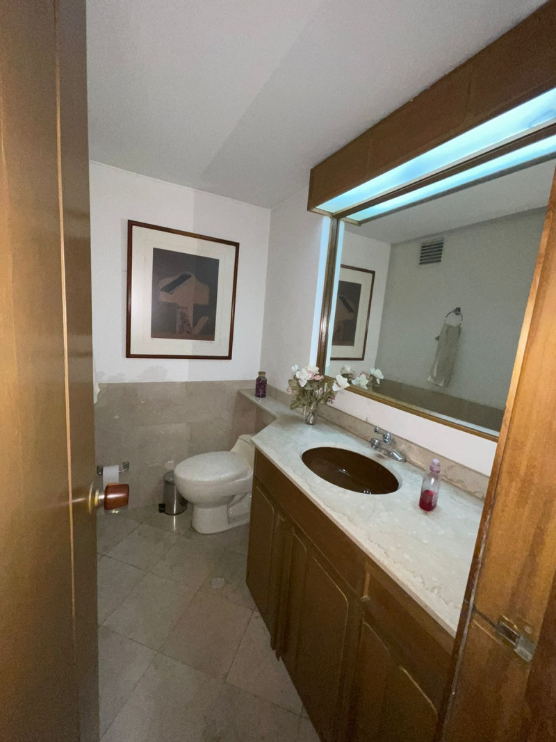 Apartamento en venta en Los Rosales, Bogotá · foto 18 de 24