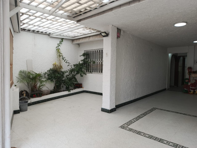 Casa en venta en Villa Claudia, Bogotá · foto 3 de 24