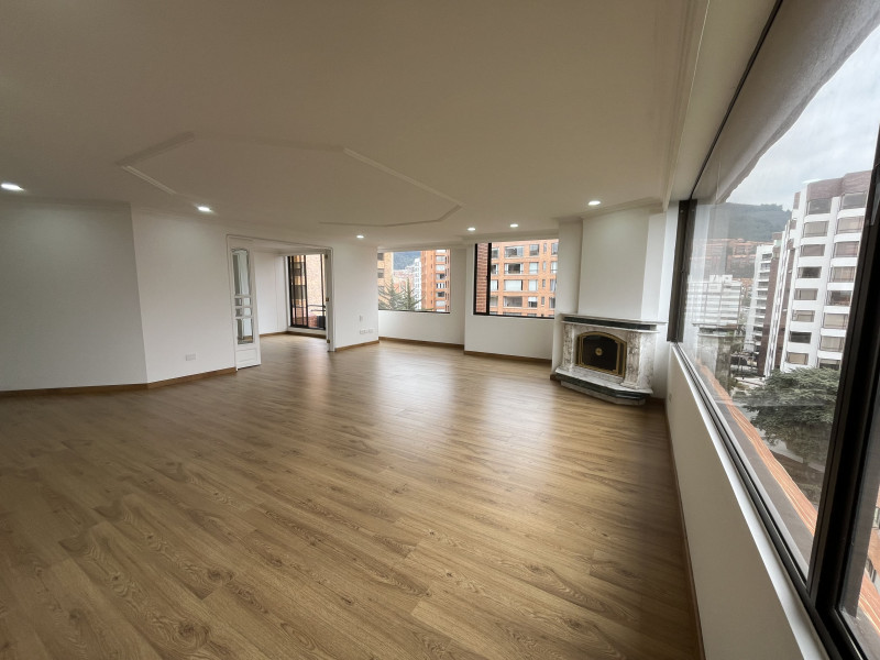 Apartamento en venta en Unicentro Bogotá, Bogotá · foto 3 de 24