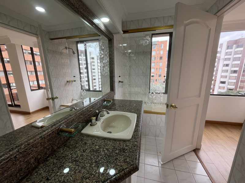 Apartamento en venta en Unicentro Bogotá, Bogotá · foto 14 de 24
