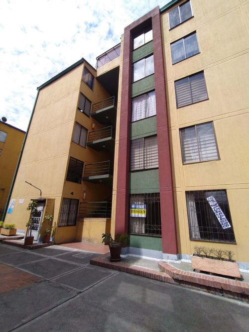 Apartamento de 3 alcobas en venta en Boita, Bogotá, 73 m² · foto 2 de 13
