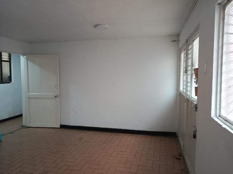 Casa en venta en Comuneros, Bogotá · foto 3 de 24