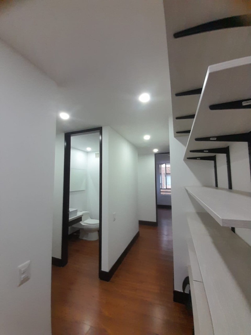 Apartamento en venta en El Virrey, Bogotá · foto 11 de 24