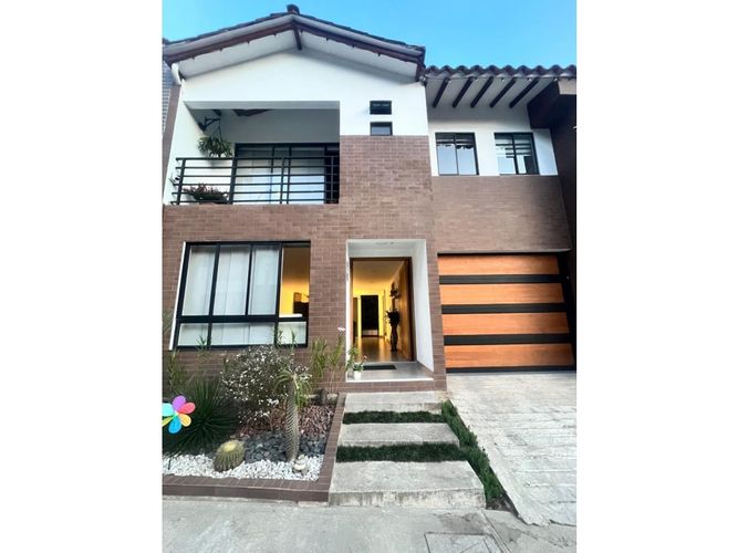 Casa de 3 alcobas en venta en Pantanillo, El Retiro, 220 m² · foto 2 de 24