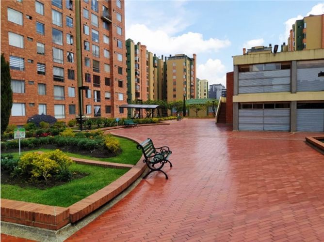 Apartamento de 3 alcobas en venta en Guadual Fontibon, Bogotá, 68 m² · foto 2 de 21